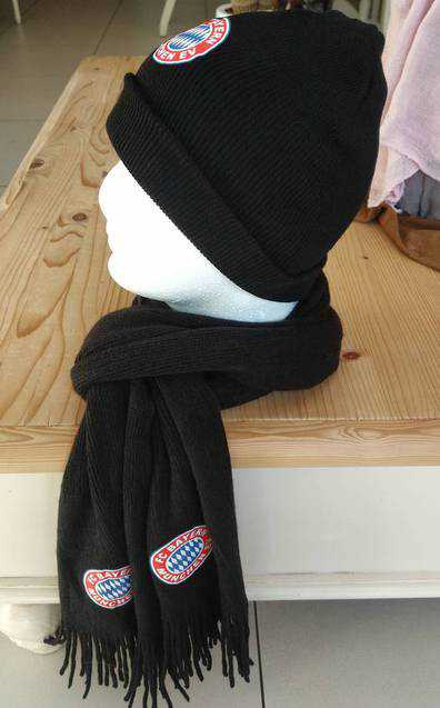 FC Bayern Mnchen FCB Beanie Cap Mtze Kappe Schal Winter Kleidung Fan