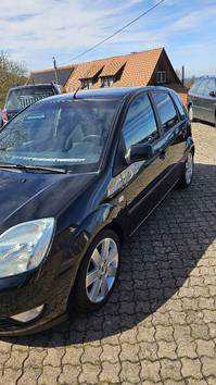 Ford Fiesta 1.6 16V spezial Edition Mahara 